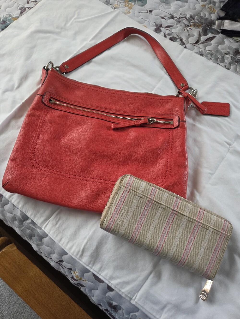 Coach Red Leather Shoulder Bag And Wallet